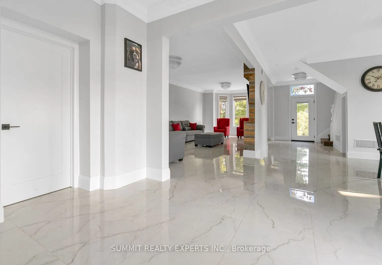 4 bed, $5,000 — Photo 1
