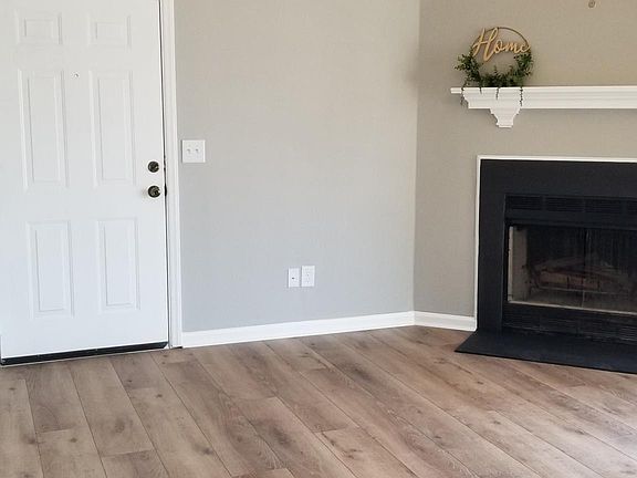 3rd image of 7125 W Friendly Ave APT E
