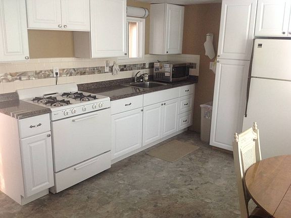 2nd image of 229 Blackburn Blvd