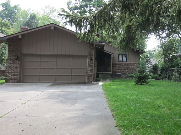 2nd image of 3285 Whitfield Dr
