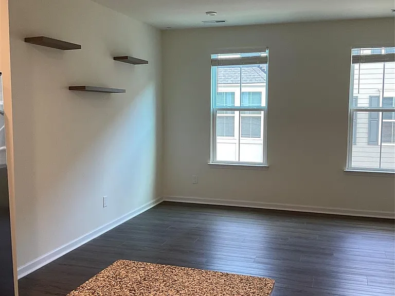 6222 Cleburne Ct — Photo 9