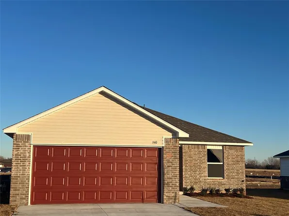 940 S Bear Ln, Mustang, OK 73064