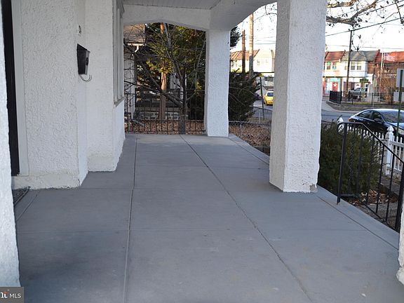 4th image of 234 Lewis Ave