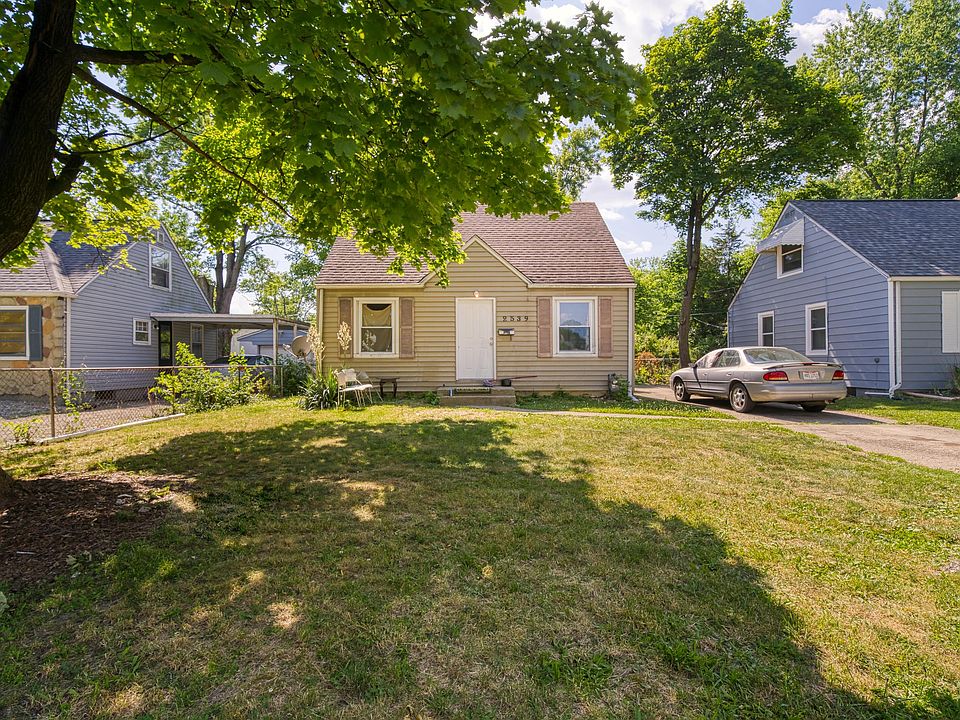 2nd image of 2539 Renwood Pl