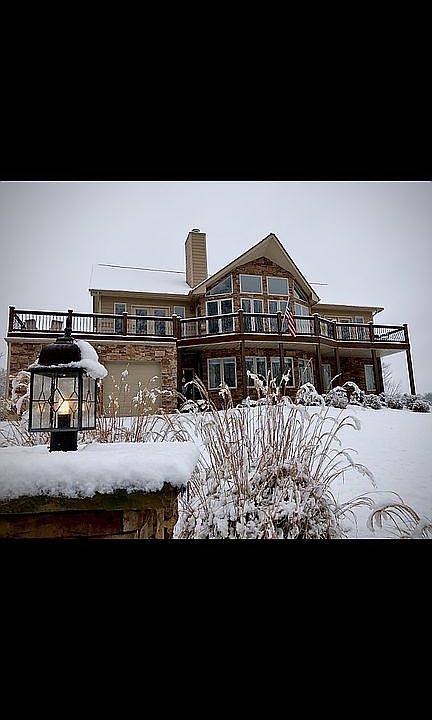 2nd image of 15872 Channel Pointe Dr
