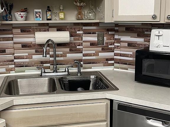 4th image of 4020 Galt Ocean Dr APT 1407