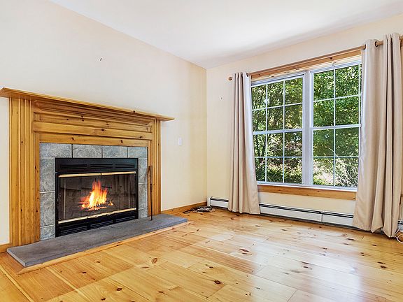 4th image of 56 Wolf Ln