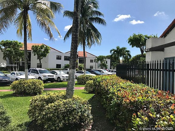 3rd image of 9425 Fontainebleau Blvd APT 203
