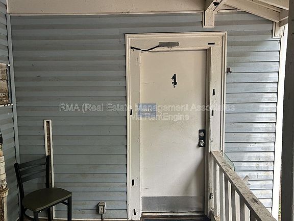 2nd image of 738 W Poplar St APT 1
