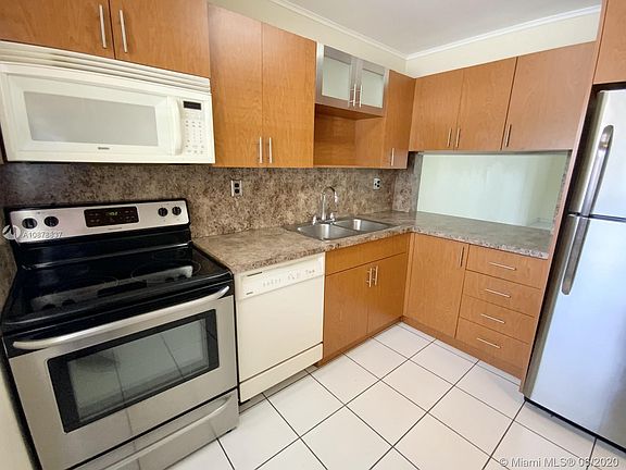 2nd image of 500 W Park Dr APT 102