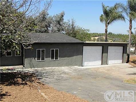3rd image of 915 S Melrose Dr