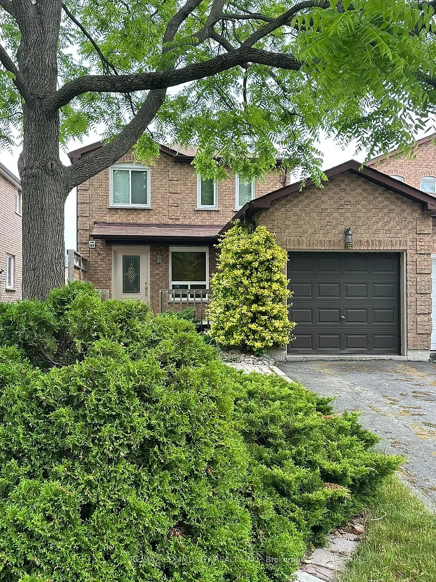 Building Photo - 65 Hewitt Cres #MAIN