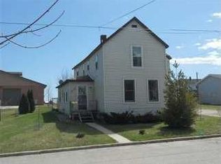 215 N Court St, Gladstone, MI 49837