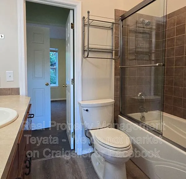 816 20th St #100 — Photo 19