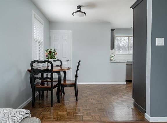 5th image of 7320 Rainor Ct