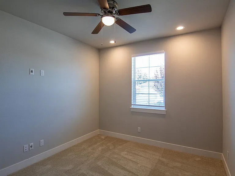 6053 Fallworth Dr — Photo 16