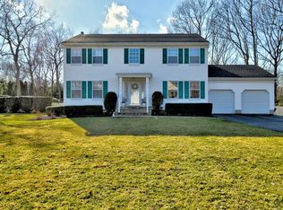 122 Barraud Dr, Pt Jefferson Station, NY 11776