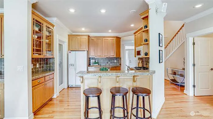 1215 N 27th Pl — Photo 12