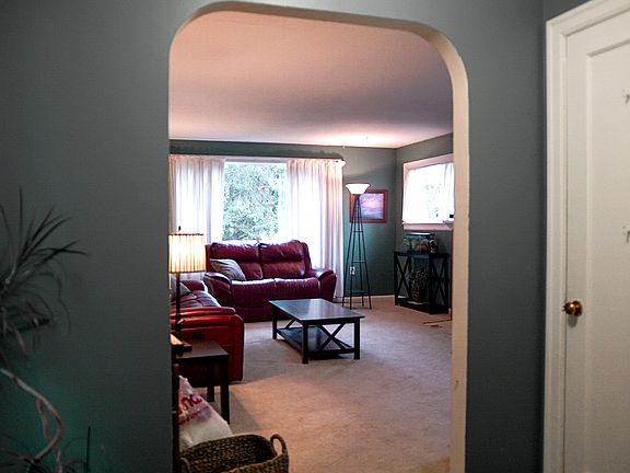 3rd image of 318 W 11th St