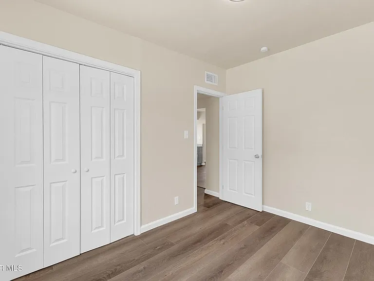 2721 Sacramento Ave — Photo 9