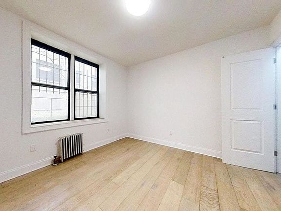 4th image of 364 Lincoln Pl #1FLR8