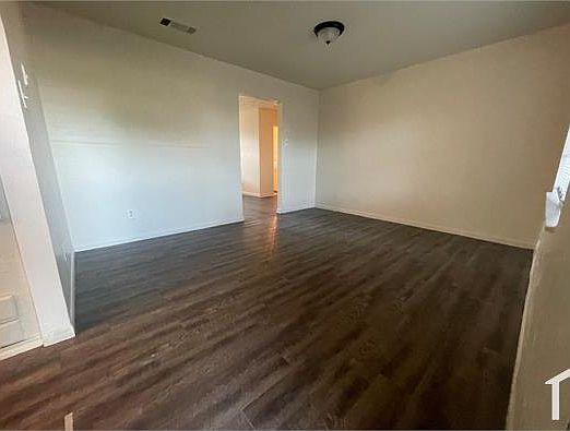 5th image of 6433 La Grange Dr