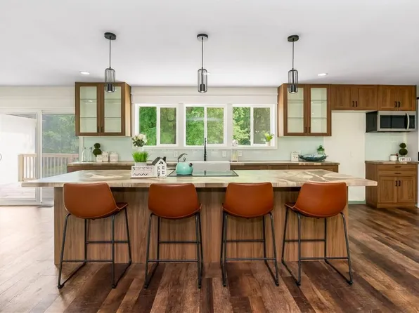 20513 Lowemont Rd, Easton, KS 66020