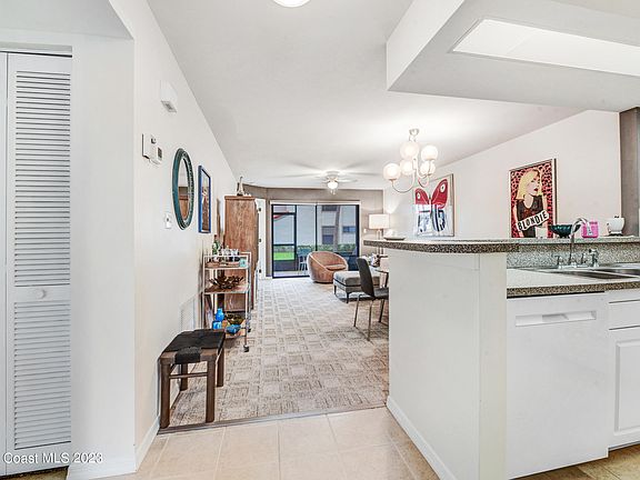 4th image of 1115 Country Club Dr #911