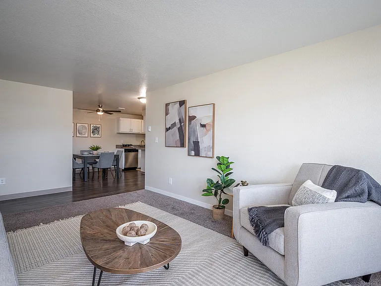 Sundial Apartments — Photo 10