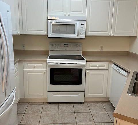 4th image of 8374 S Holland Way Unit 104