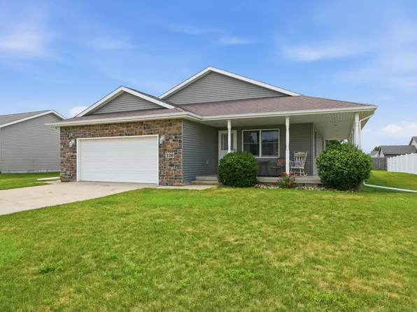 320 Ironwood St NW, Demotte, IN 46310