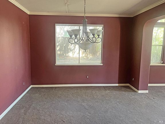 4th image of 272 Woodcrest Drive