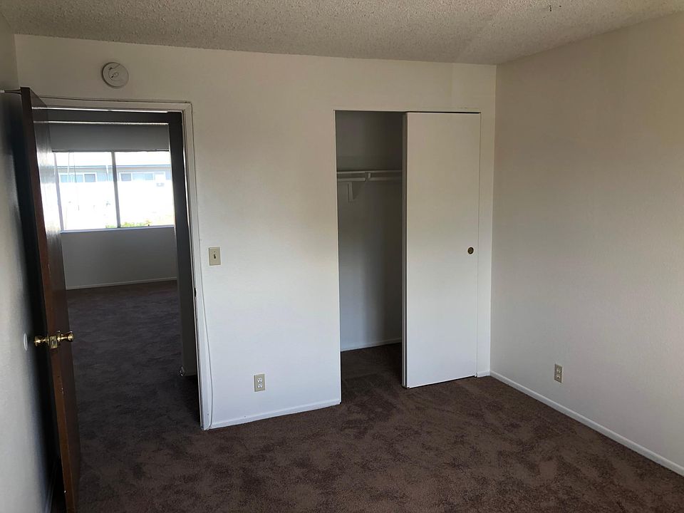 1st image of 9851 Belmont St #8