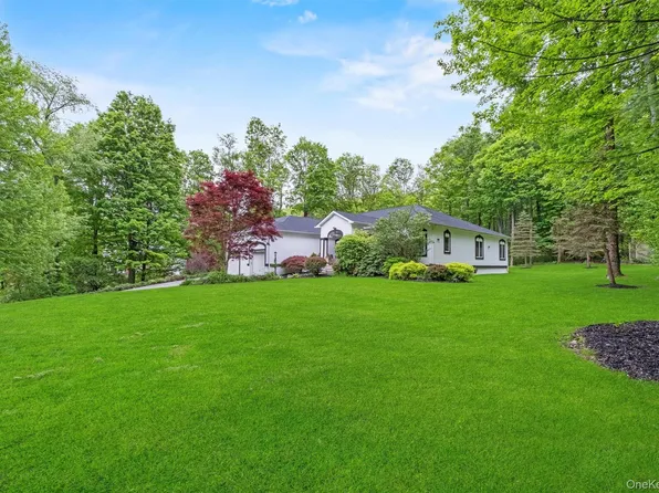 44 Carol Lane, Poughquag, NY 12570