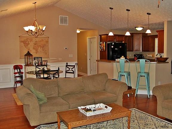 4th image of 318 Briarwood Trl