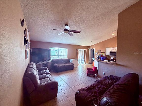 5th image of 12084 Rockford St