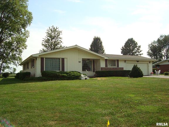 3rd image of 586 Kenwick Dr