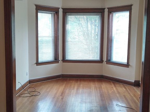 5th image of 3744 N Ashland Ave