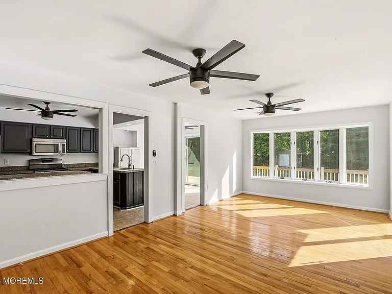 2021 Paterson Ave — Photo 8