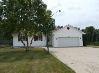 4810 E Wackerly Rd, Midland, MI 48642