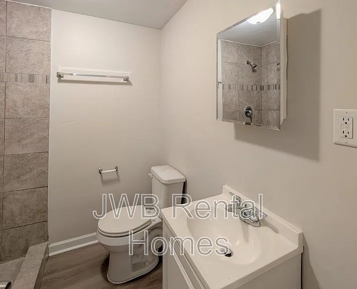 1204 Glencoe St #4 — Photo 9