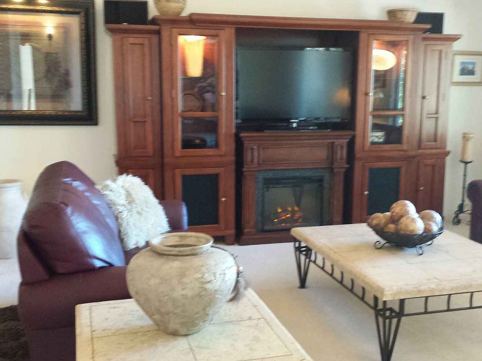 1st image of 275 S Latigo Way