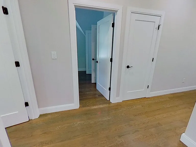 79 Linden St #4 — Photo 6