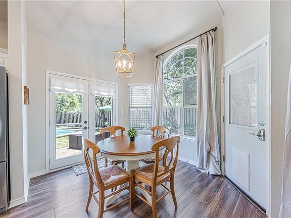 5th image of 107 Acapulco Ct