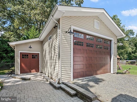 4th image of 444 N Carolina Ave