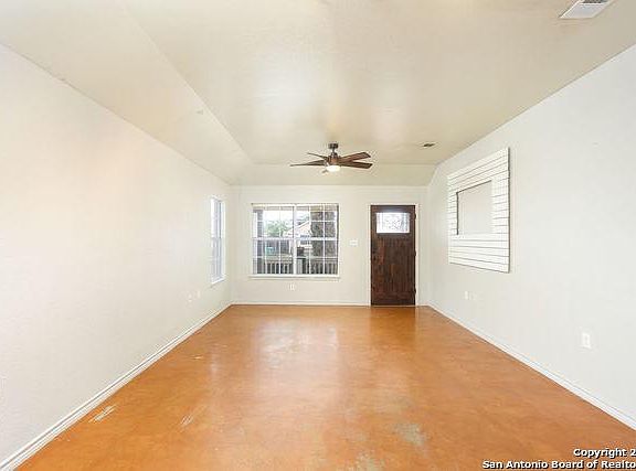 3rd image of 3138 Lancrest Dr