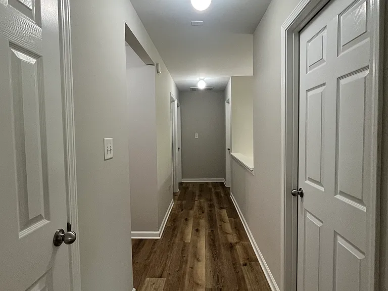 2501 Southhaven Ln — Photo 32