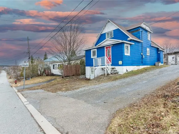 109 Topeka St, Saint John, NB E2J 1J5