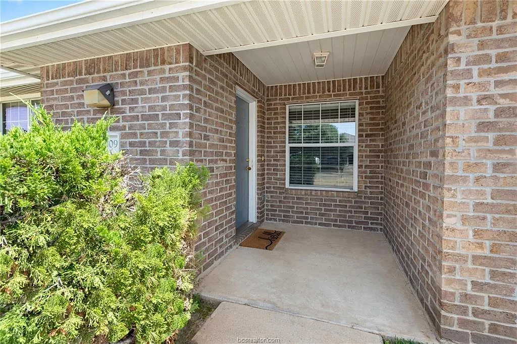 Building Photo - 3609 Oldenburg Ct