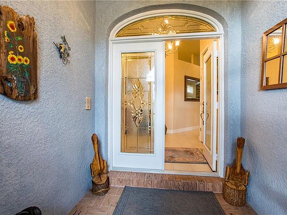 4th image of 28111 Lois Dr
